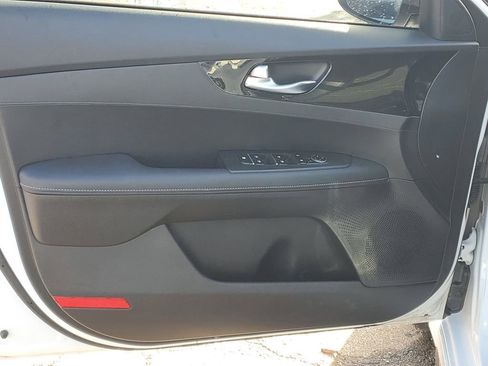 Certified 2023 Kia Forte GT-Line FWD image 8