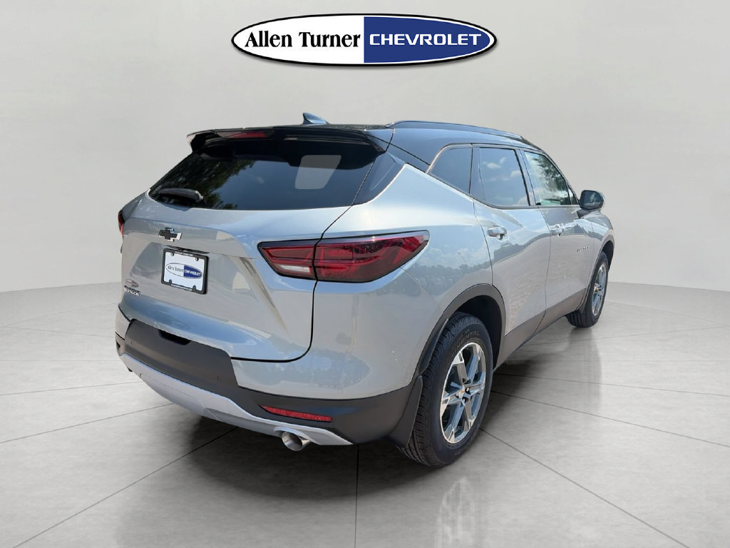 New 2026 Chevrolet Blazer LT w/ Convenience Package FWD image 4