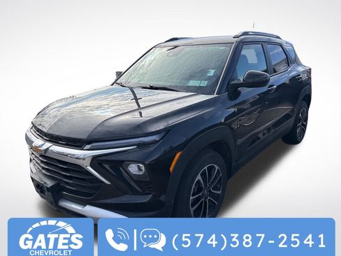 Used 2025 Chevrolet TrailBlazer LT image 1