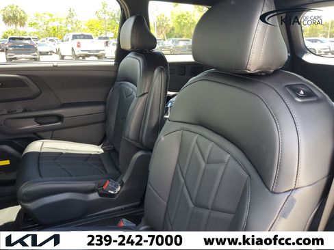New 2026 Kia Carnival SX w/ SX Dark Edition Package FWD image 12