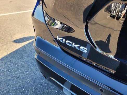 Used 2024 Nissan Kicks S FWD image 6