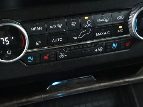 Used 2021 Ford Expedition Limited AWD/4WD image 42