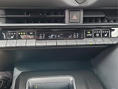 Used 2024 Toyota Crown Platinum AWD/4WD image 24