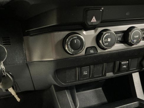 Used 2022 Toyota Tacoma SR image 21