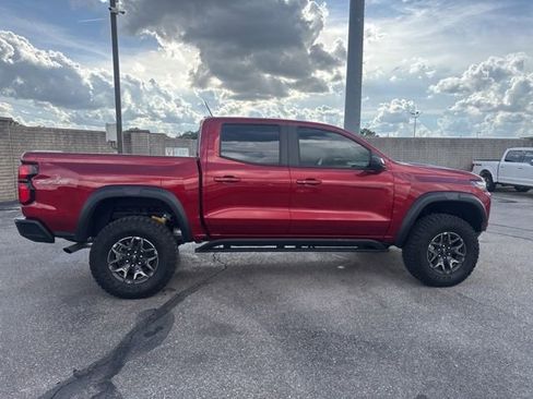 Used 2026 Chevrolet Colorado ZR2 w/ Technology Package AWD/4WD image 8