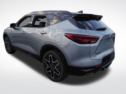 Certified 2023 Chevrolet Blazer RS w/ Driver Confidence II Package FWD image 5