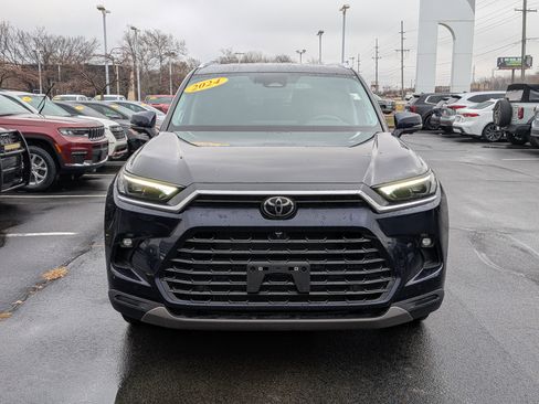 Used 2024 Toyota Grand Highlander Limited image 2