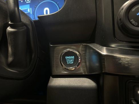 Used 2024 Ford F250 Lariat w/ Lariat Ultimate Package AWD/4WD image 27
