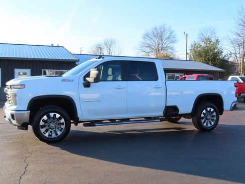 Used 2024 Chevrolet Silverado 2500 LT w/ True North Edition image 2