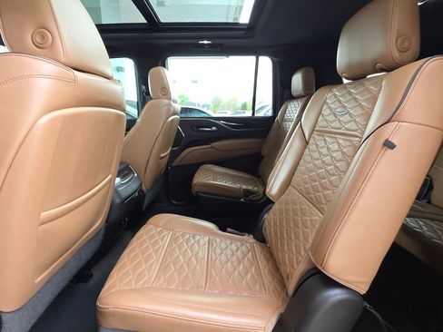 Used 2022 Cadillac Escalade ESV Sport w/ Touring Package image 21