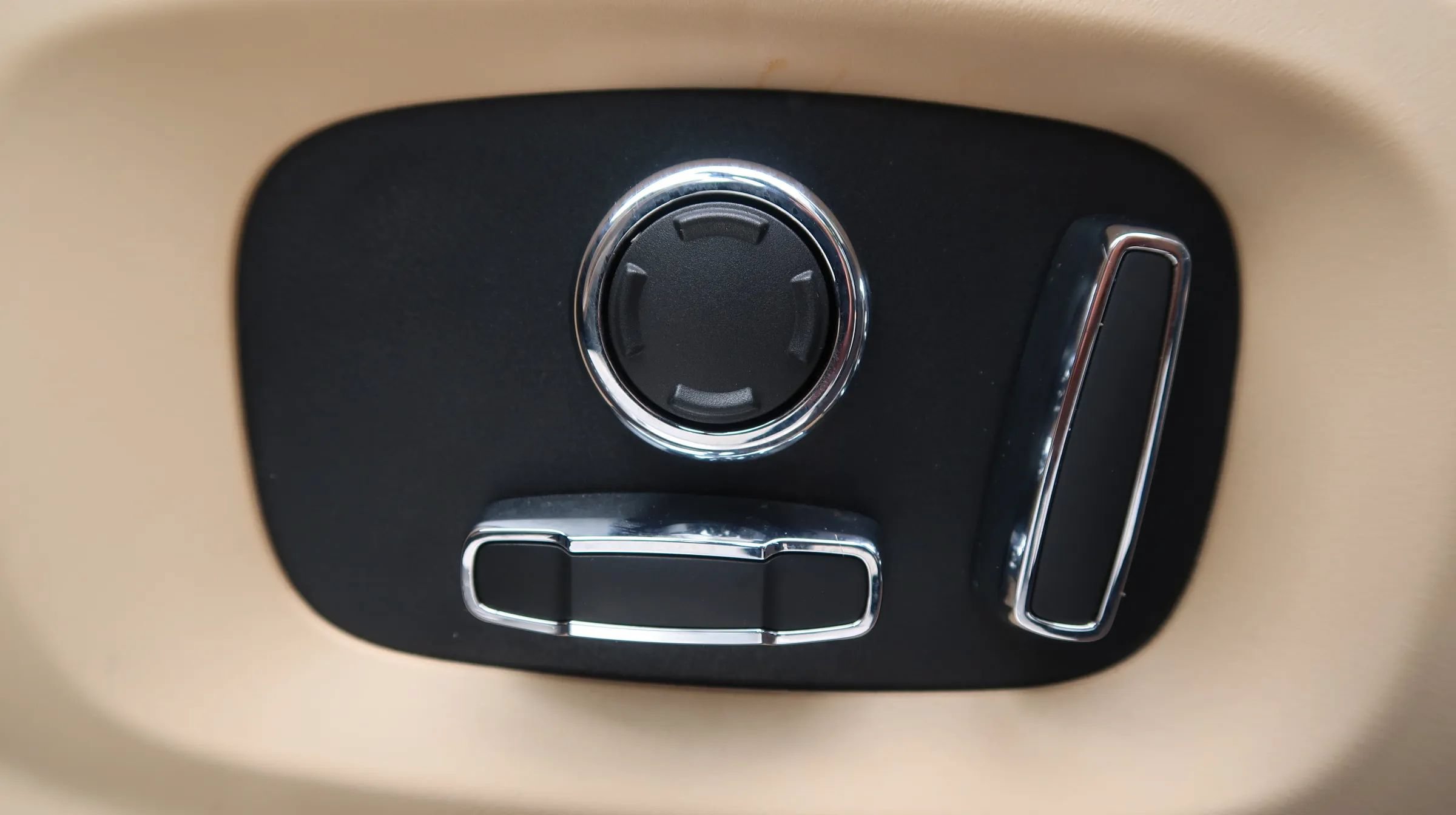 Used 2019 Jaguar XJ R-Sport RWD image 29