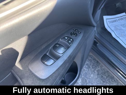 Used 2015 Nissan Pathfinder SV AWD/4WD image 17