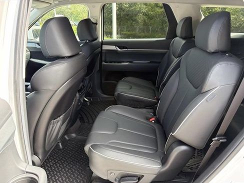 Used 2025 Hyundai Palisade SEL FWD image 14