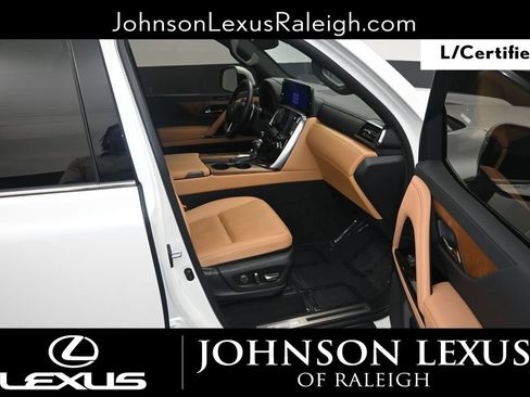 Certified 2024 Lexus LX 600 4WD w/ Luxury Package image 10
