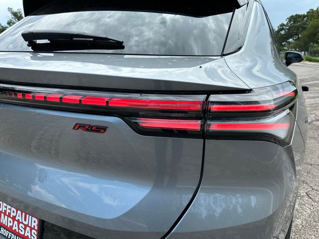 New 2025 Chevrolet Equinox EV RS w/ Convenience Package II FWD image 15