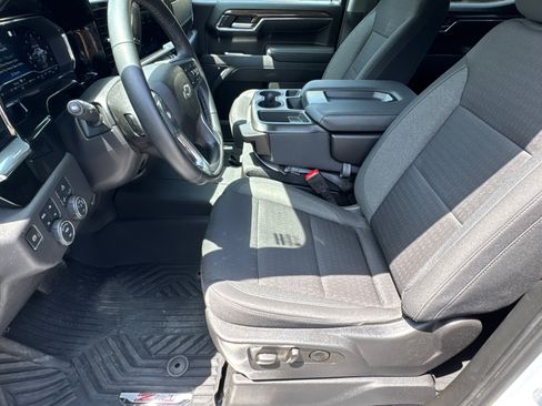 Used 2023 Chevrolet Silverado 1500 LT Trail Boss w/ Protection Package AWD/4WD image 9
