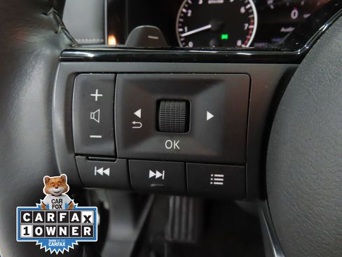 Used 2024 Nissan Pathfinder SL w/ Lighting Package (N92) FWD image 12