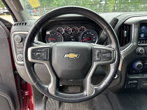 Used 2021 Chevrolet Silverado 1500 LT AWD/4WD image 14