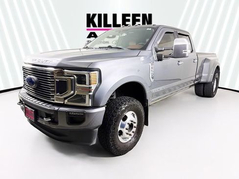 Used 2022 Ford F350 Platinum w/ FX4 Off-Road Package image 3