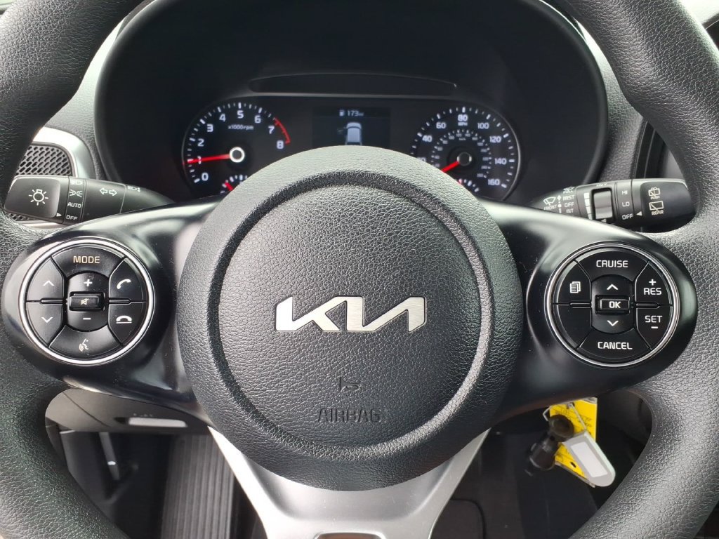 Used 2022 Kia Soul LX w/ Technology Package FWD image 5