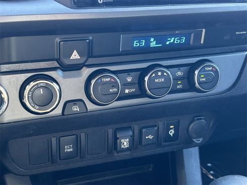 Certified 2021 Toyota Tacoma TRD Off-Road image 31