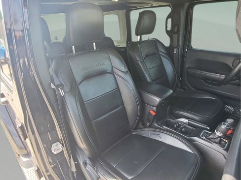 Used 2018 Jeep Wrangler Unlimited Sahara AWD/4WD image 19