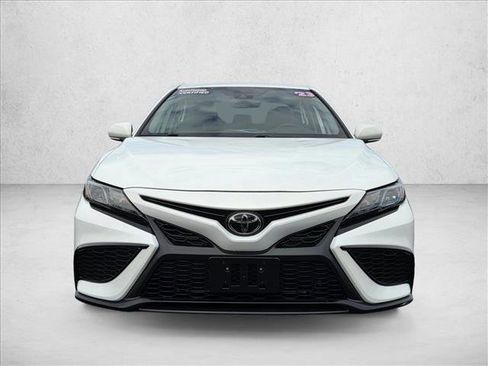 Used 2023 Toyota Camry SE image 2