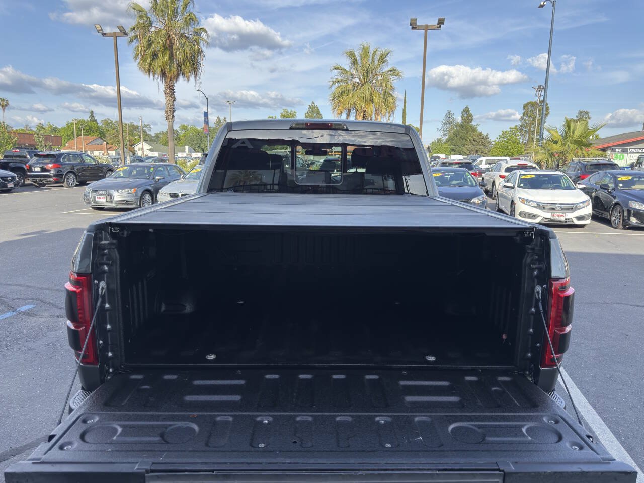 Used 2015 Ford F150 Platinum w/ Equipment Group 701A Luxury AWD/4WD image 26