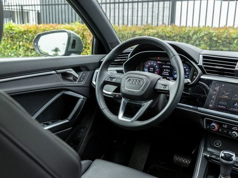Used 2024 Audi Q3 2.0T Premium w/ Convenience Package AWD/4WD image 19