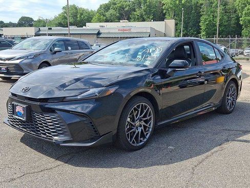 Certified 2025 Toyota Camry SE w/ Convenience Package AWD/4WD image 3