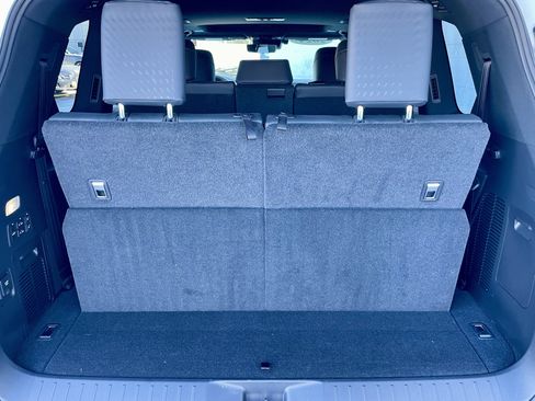 Used 2025 Lexus LX 600 4WD w/ Luxury Package image 38