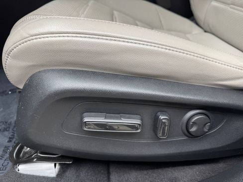 Used 2023 Honda CR-V EX-L image 11