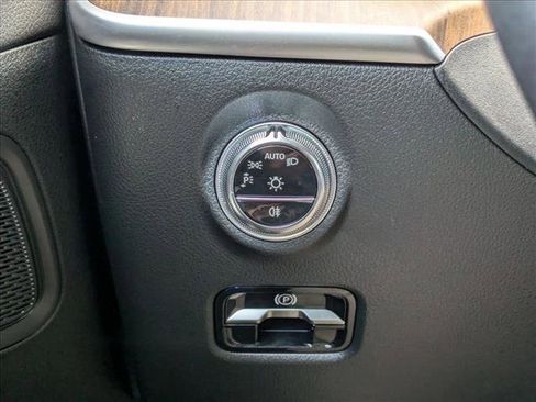 Certified 2024 Mercedes-Benz C 300 4MATIC Sedan image 10