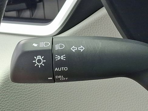 Used 2022 Toyota Corolla LE FWD image 25