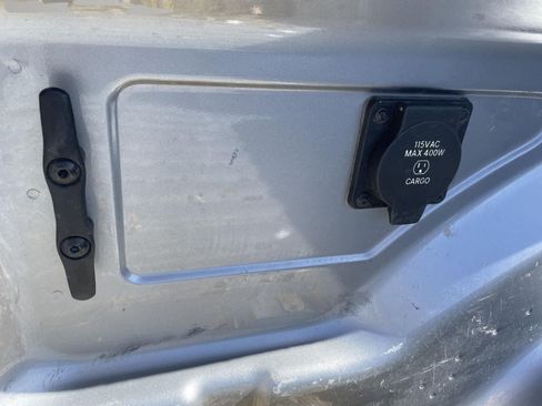 Used 2024 RAM 2500 Laramie AWD/4WD image 32