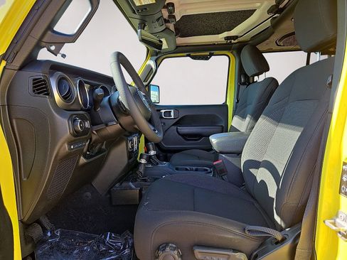 Used 2023 Jeep Wrangler Unlimited AWD/4WD image 23