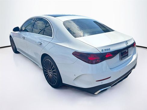 Used 2024 Mercedes-Benz E 350 4MATIC Sedan image 3