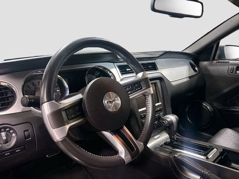 Used 2010 Ford Mustang GT Premium RWD image 11