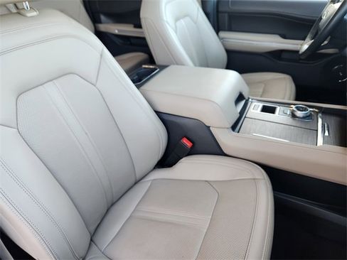 Used 2024 Ford Expedition Max Limited image 14
