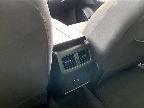 Used 2023 Nissan Rogue SV AWD/4WD image 34