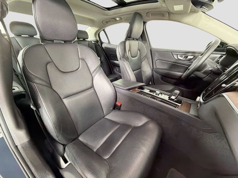 Certified 2024 Volvo S60 B5 Plus image 30