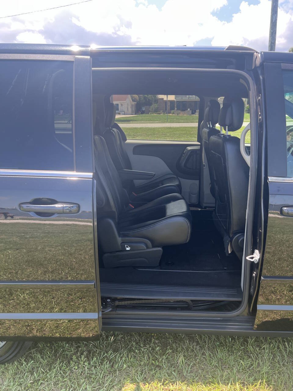 Used 2017 Dodge Grand Caravan SXT FWD image 10