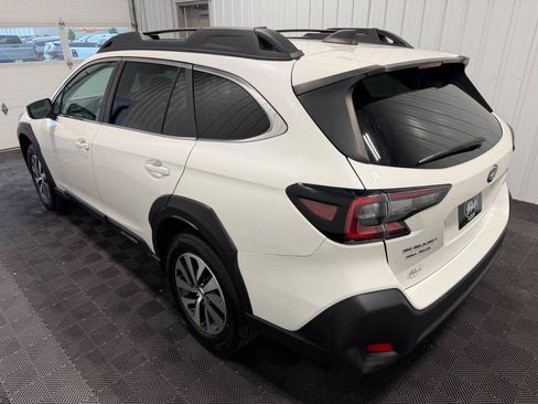 Used 2023 Subaru Outback Premium AWD/4WD image 4