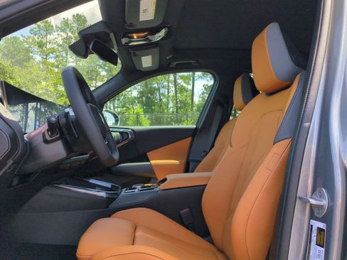 Used 2025 BMW X3 xDrive30i w/ Premium Package image 15