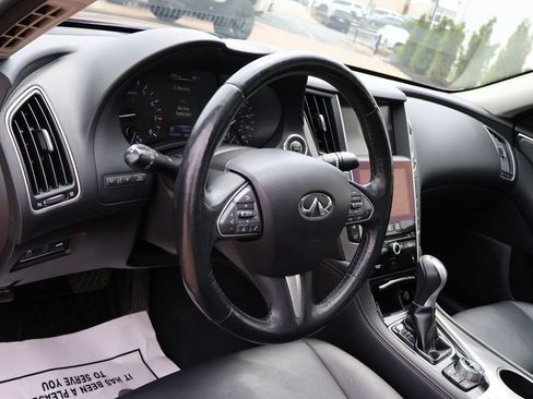 Used 2016 INFINITI Q50 Premium AWD/4WD image 16
