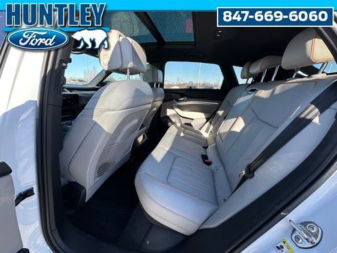 Used 2024 Audi Q8 e-tron Prestige image 14