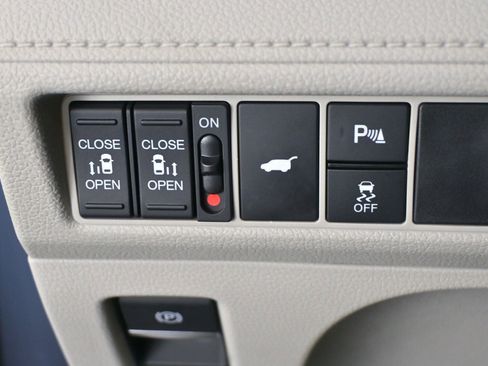 Used 2025 Honda Odyssey Elite image 19