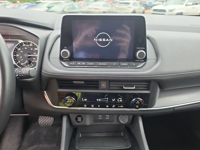 Used 2025 Nissan Rogue SV AWD/4WD image 17