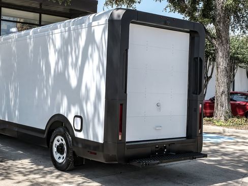 Used 2024 Chevrolet Brightdrop 600 w/ Commercial Equipment Package AWD/4WD image 13