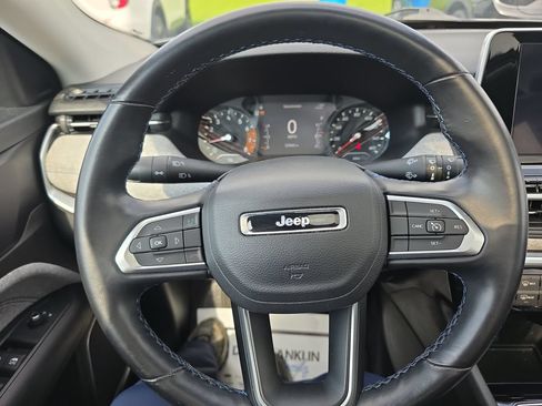 Used 2022 Jeep Compass Latitude w/ Sun and Sound Group FWD image 16